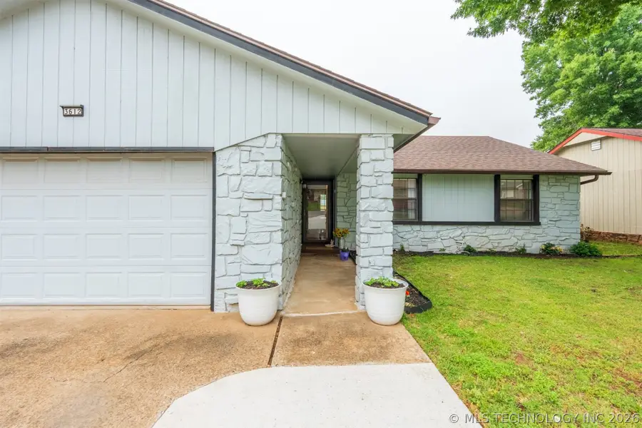 3612 S Redbud Drive, Sand Springs, OK 74063 - #3