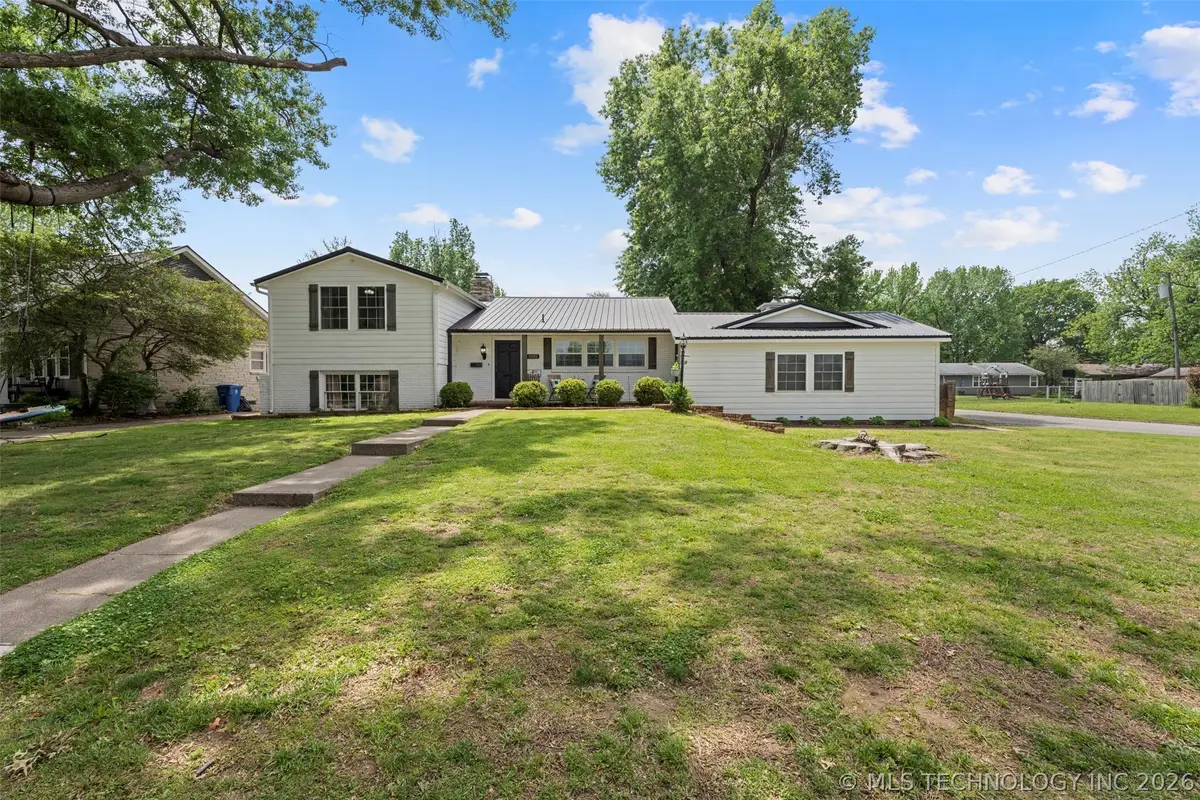 2102 Yale Avenue, Miami, OK 74354 - #1