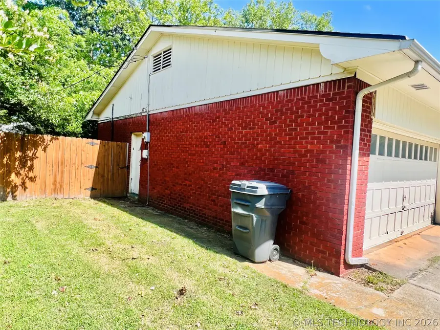 1736 Tiverton Street, Ardmore, OK 73401 - #2