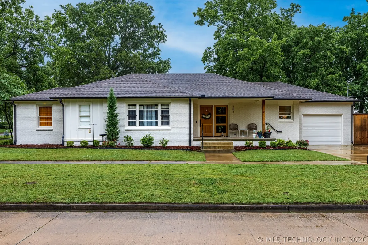 101 W 6th Street, Claremore, OK 74017 - #1