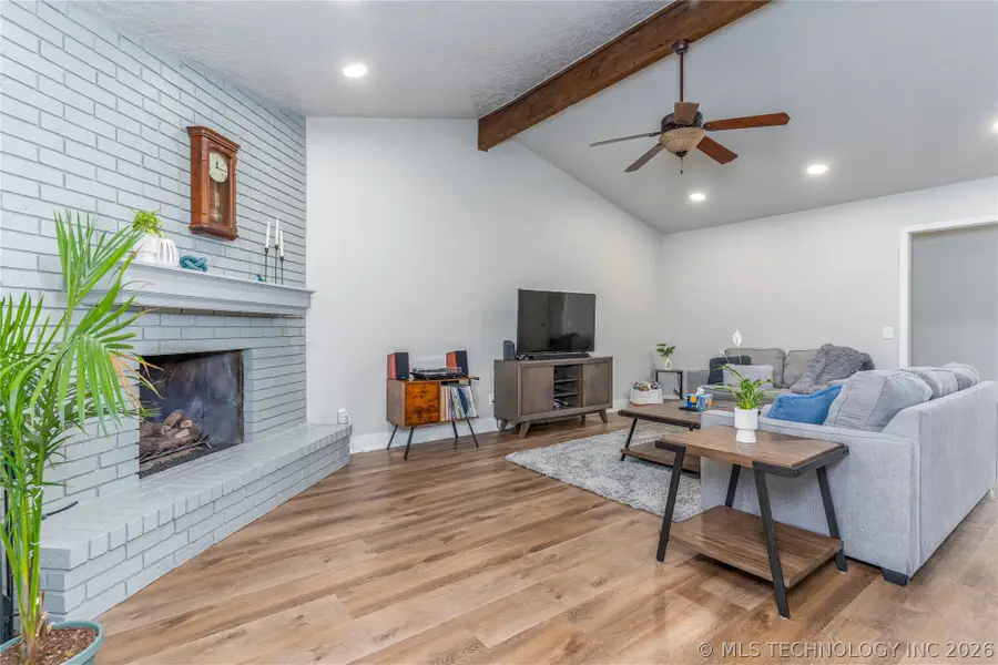 805 W Albuquerque Street, Broken Arrow, OK 74011 - #2
