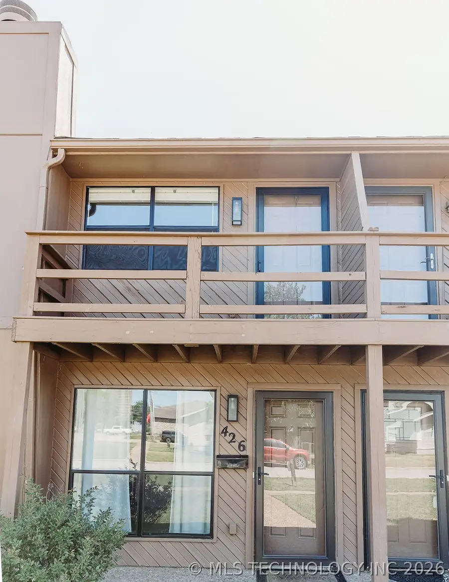 426 S Shawnee Avenue, Bartlesville, OK 74003 - #2