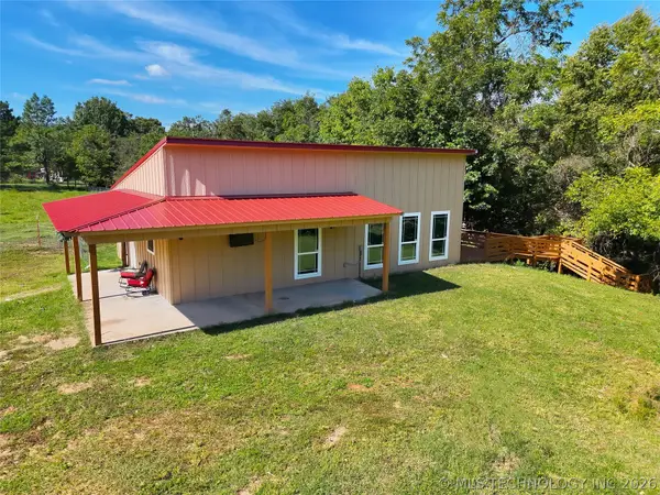 80300 S 4688 Road, Stilwell, OK 74960