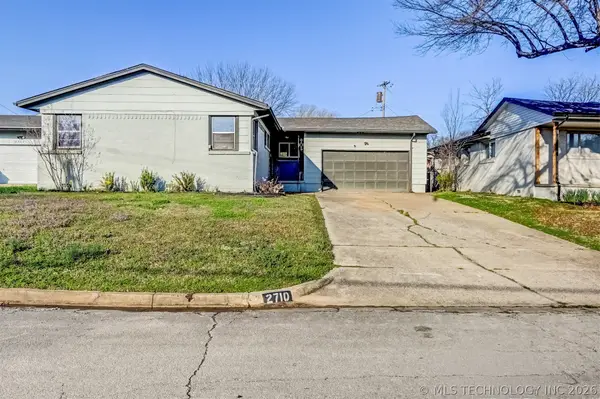 2710 S Hudson Place, Tulsa, OK 74114