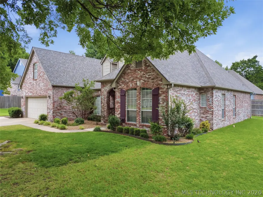 9119 N 132nd East Avenue, Owasso, OK 74055 - #2