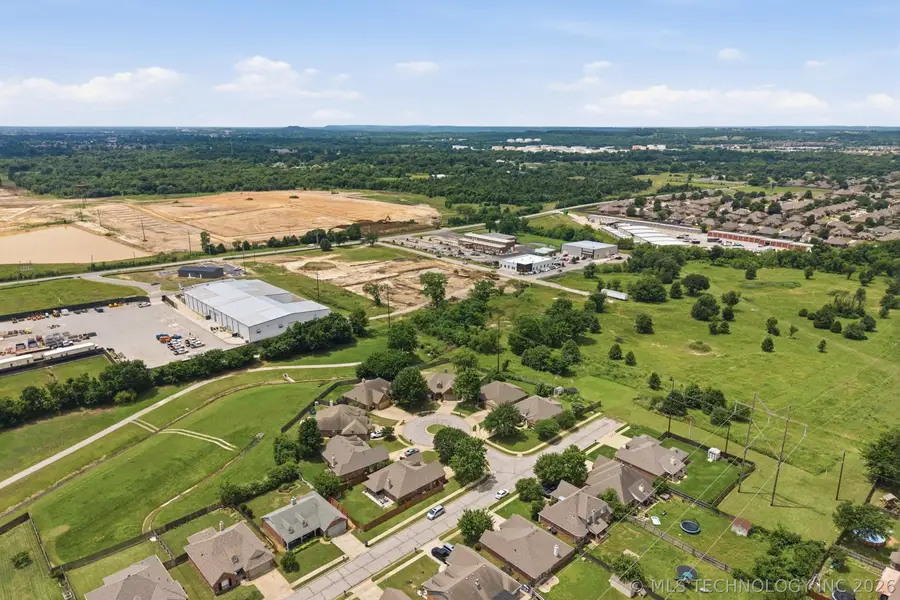 11910 S Juniper Court, Jenks, OK 74037 - #3