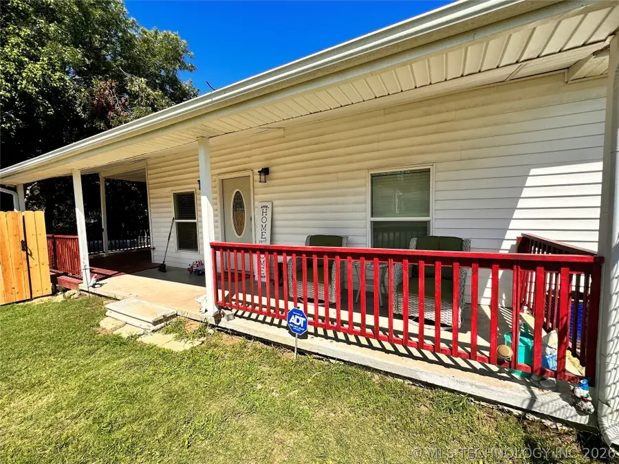 102 N 3rd Street, Hartshorne, OK 74547 - #2