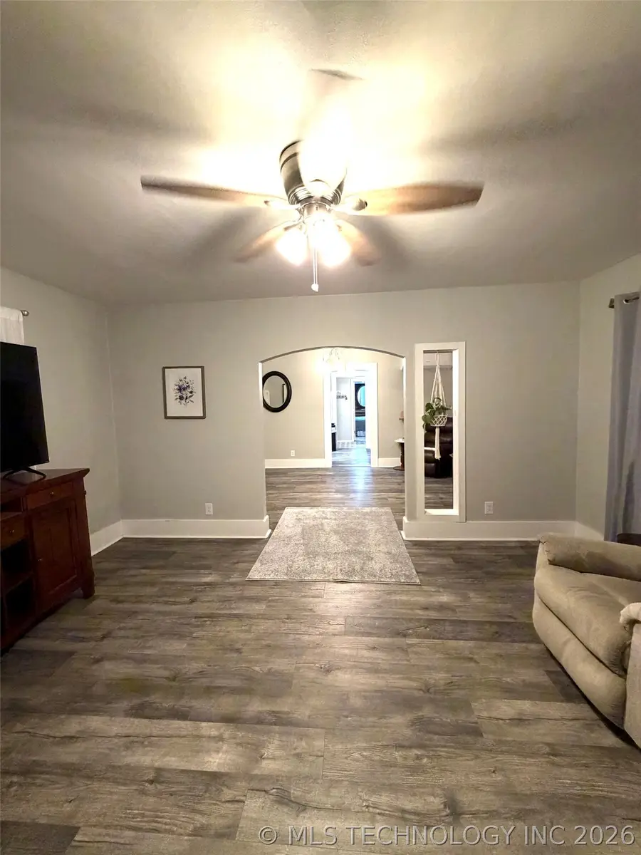 405 S Thompson Street, Vinita, OK 74301 - #2