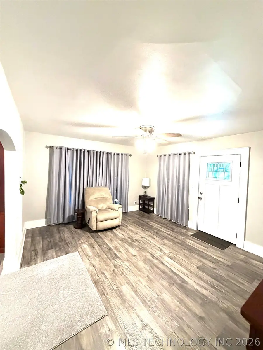 405 S Thompson Street, Vinita, OK 74301 - #3