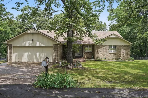 33591 Oak Park Drive, Wagoner, OK 74467