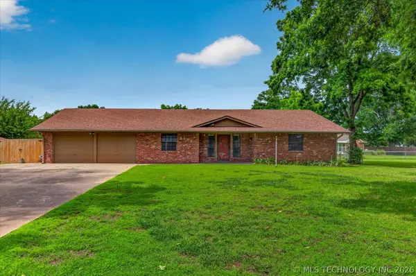5908 Whitney Lane, Bartlesville, OK 74006