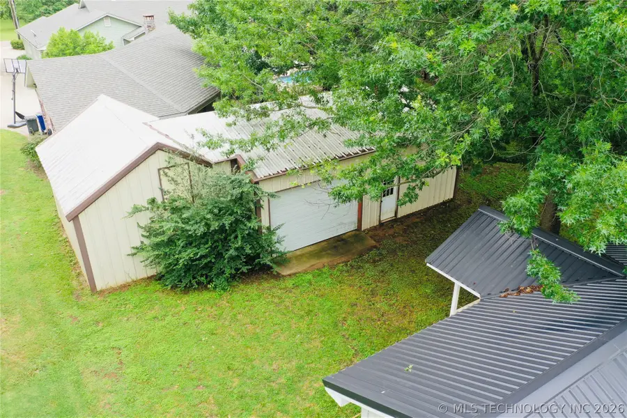 206 N Maupin Road, Colbert, OK 74733 - #3
