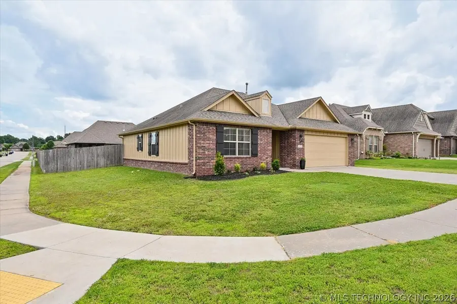 2425 S Oak Avenue, Broken Arrow, OK 74012 - #3