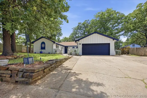 334 Spruce Court, Sand Springs, OK 74063