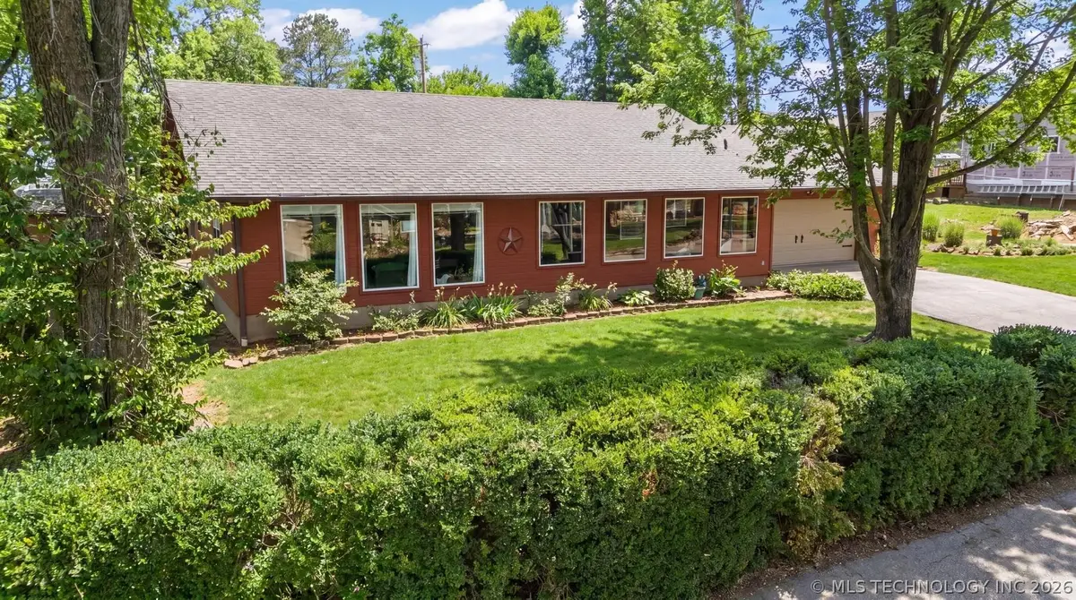 1106 Red Bud Drive, Grove, OK 74344 - #1
