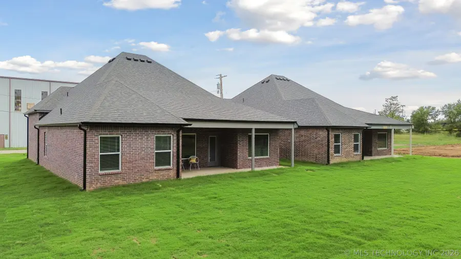209 W Broadway Street, Owasso, OK 74055 - #2