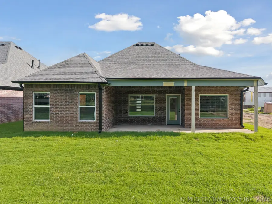 213 W Broadway Street, Owasso, OK 74055 - #2