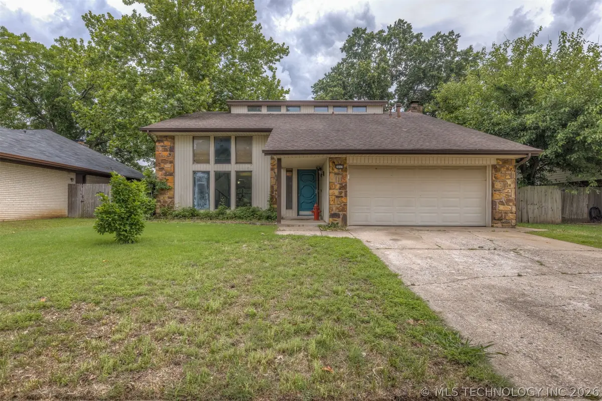 2213 W Knoxville Street, Broken Arrow, OK 74012 - #1