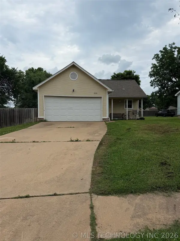 323 W Cypress Street, Coweta, OK 74429