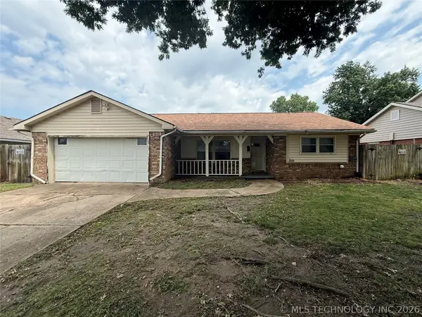 8909 E 33rd Place, Tulsa, OK 74145
