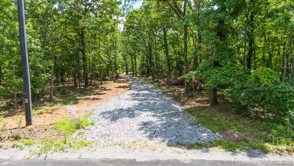 9854 E 580, Locust Grove, OK 74352