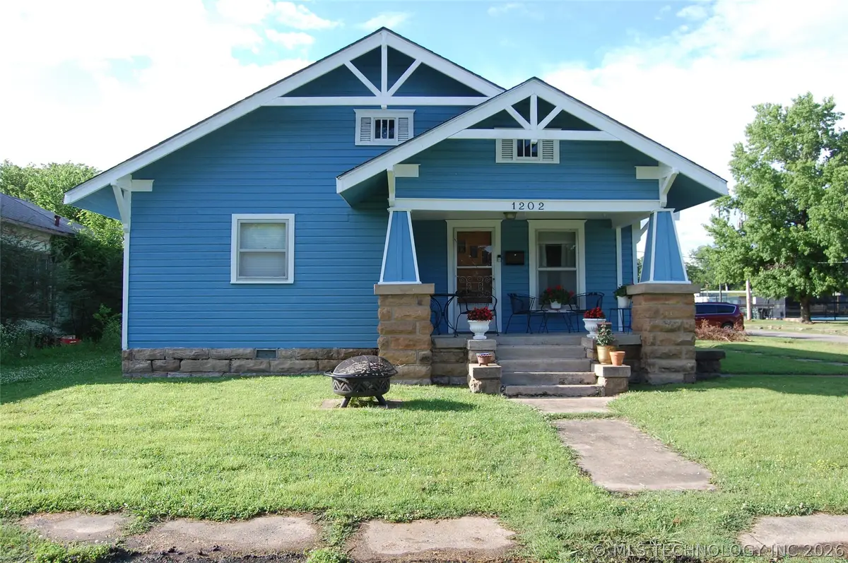 1202 W Broadway Street, Henryetta, OK 74437 - #1
