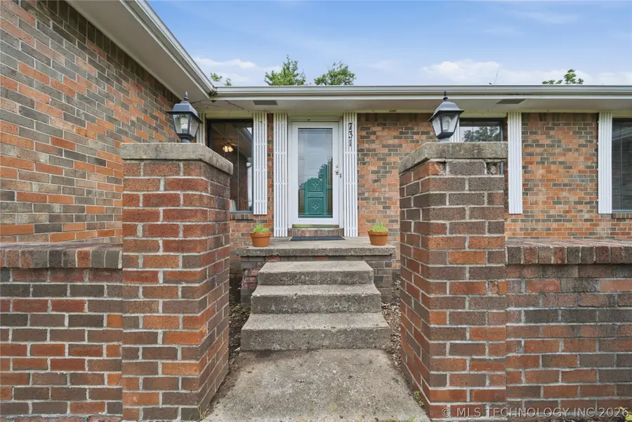 731 N Mississippi Street, Nowata, OK 74048 - #3