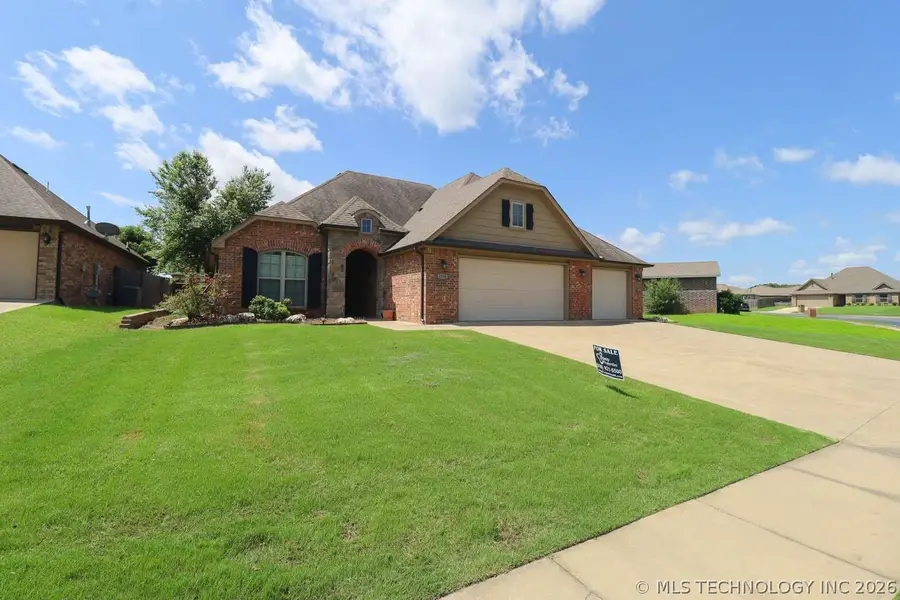 1804 Hillcrest Road, Claremore, OK 74019 - #2