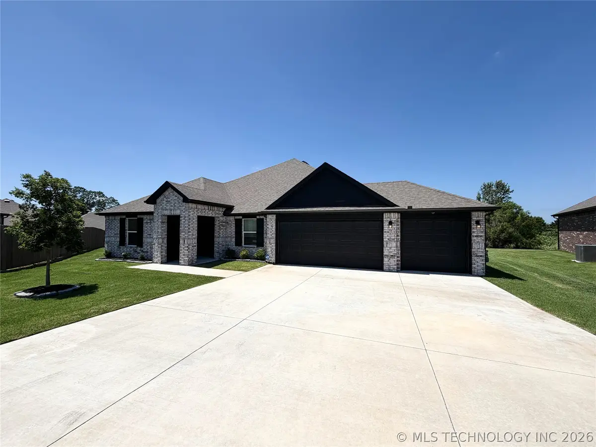 1507 Bluestem Drive, Bartlesville, OK 74006 - #1