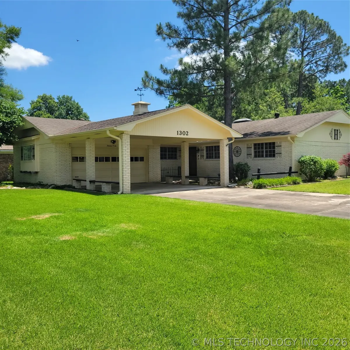 1302 SE 12th Street, Wagoner, OK 74467 - #1