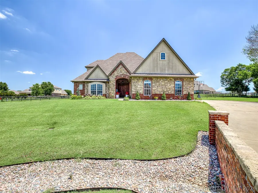8255 N 70th East Court, Owasso, OK 74055 - #3
