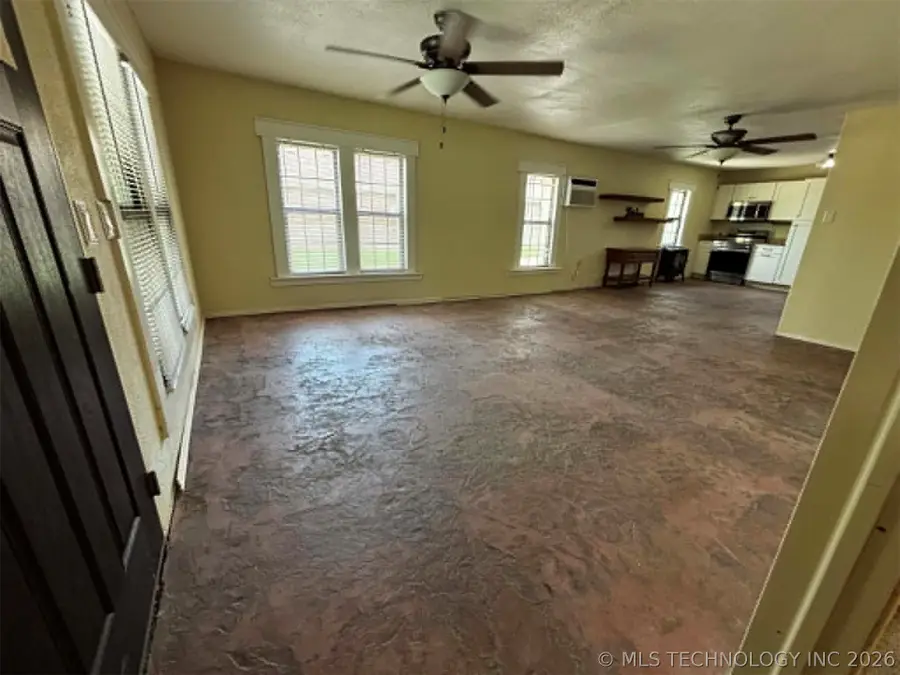 552 S 4th Street, Muskogee, OK 74401 - #3
