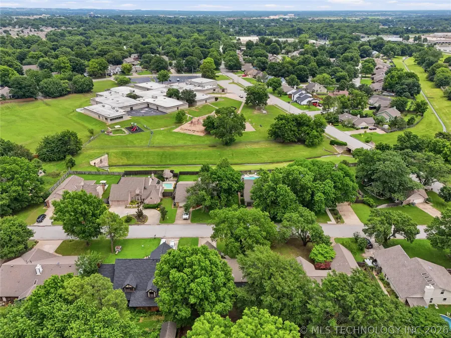 8618 S 74th East Avenue, Tulsa, OK 74133 - #2