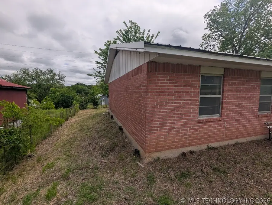 416 N Wilson Street, Fairfax, OK 74637 - #3