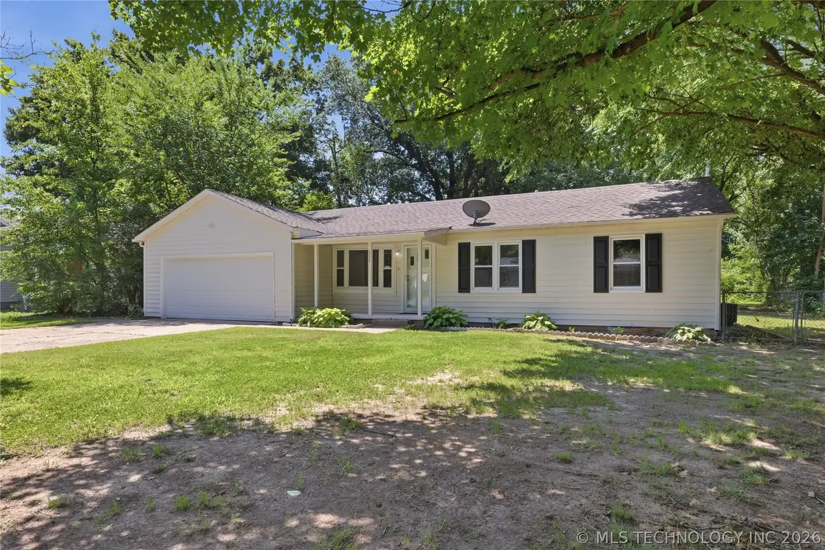 111 Irving Street, Pryor, OK 74361 - #1