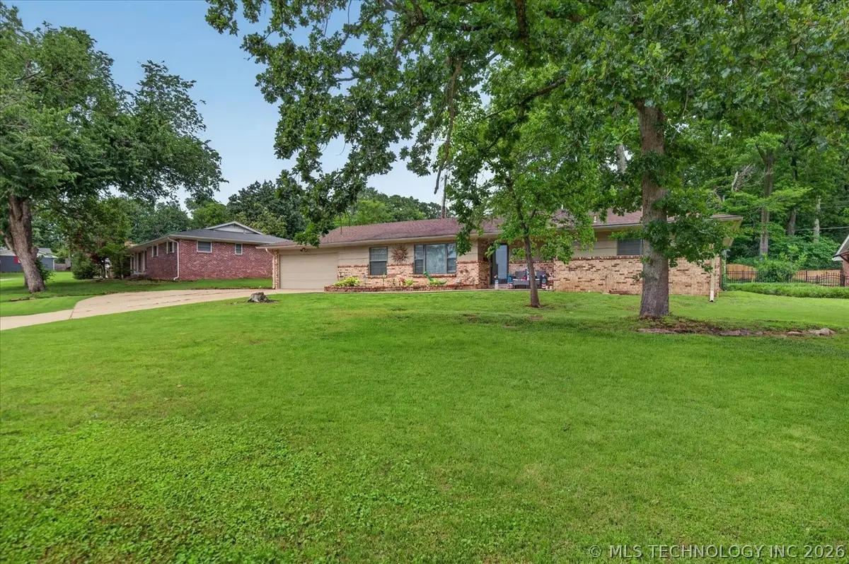 2731 Evergreen Drive, Bartlesville, OK 74006 - #1