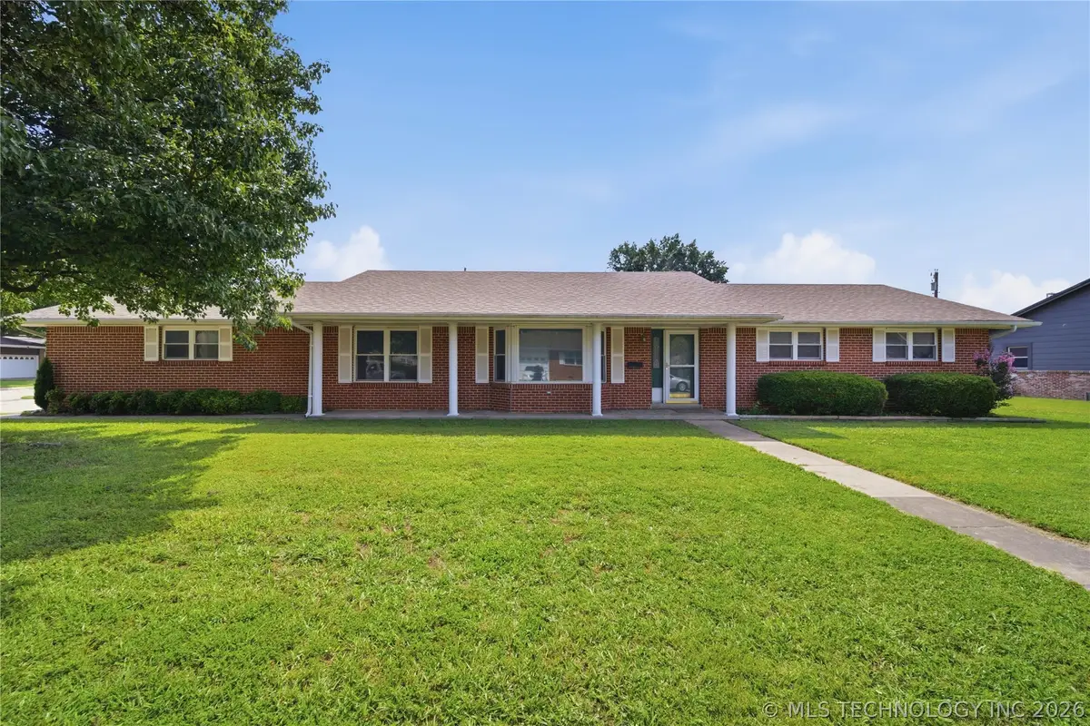 106 W Lewis Avenue, Vinita, OK 74301 - #1