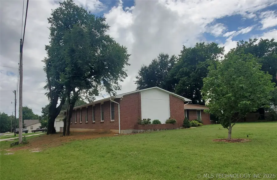 300 W Jackson Avenue, McAlester, OK 74501 - #2
