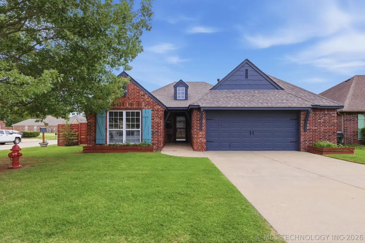 11827 N 117th East Avenue, Collinsville, OK 74021 - #1