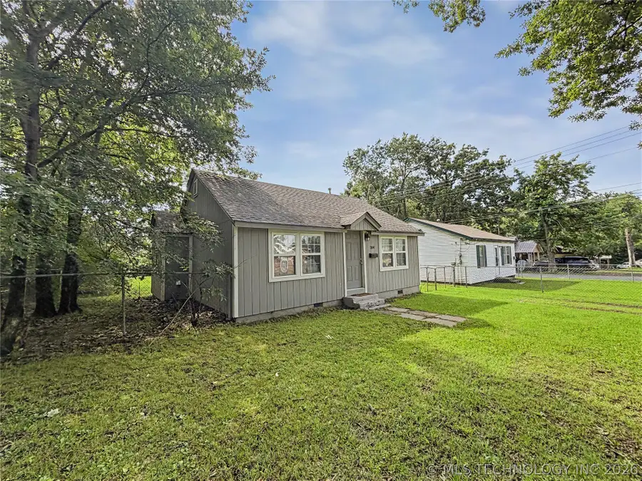 204 N Cedar Avenue, Tahlequah, OK 74464 - #3