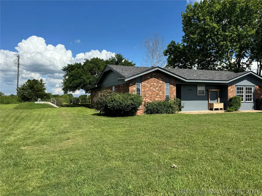 1001 S Choctaw, Caddo, OK 74729 - #2
