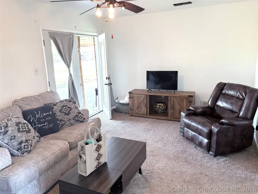 1001 S Choctaw, Caddo, OK 74729 - #3