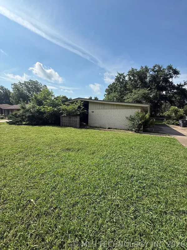 1928 E 55th Place, Tulsa, OK 74105