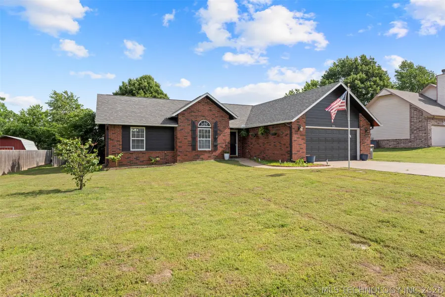 701 E 10th Street, Grove, OK 74344 - #2