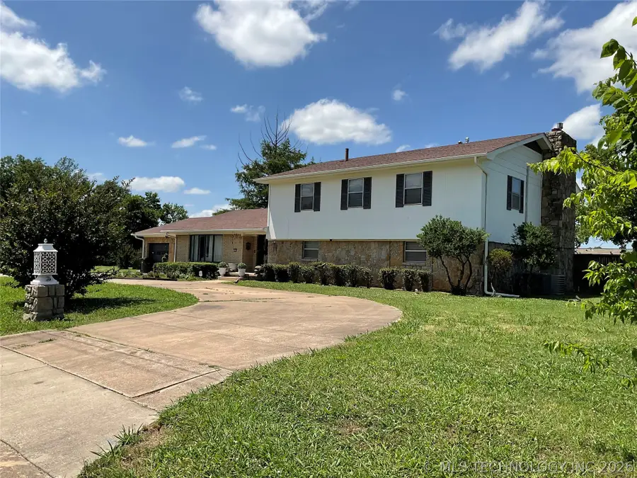 1201 E 4th Street, Okmulgee, OK 74447 - #2