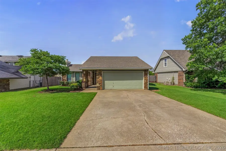 8710 N 120th East Avenue, Owasso, OK 74055 - #2