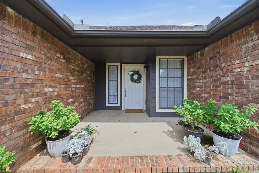 11221 S 107th East Avenue, Bixby, OK 74008 - #3