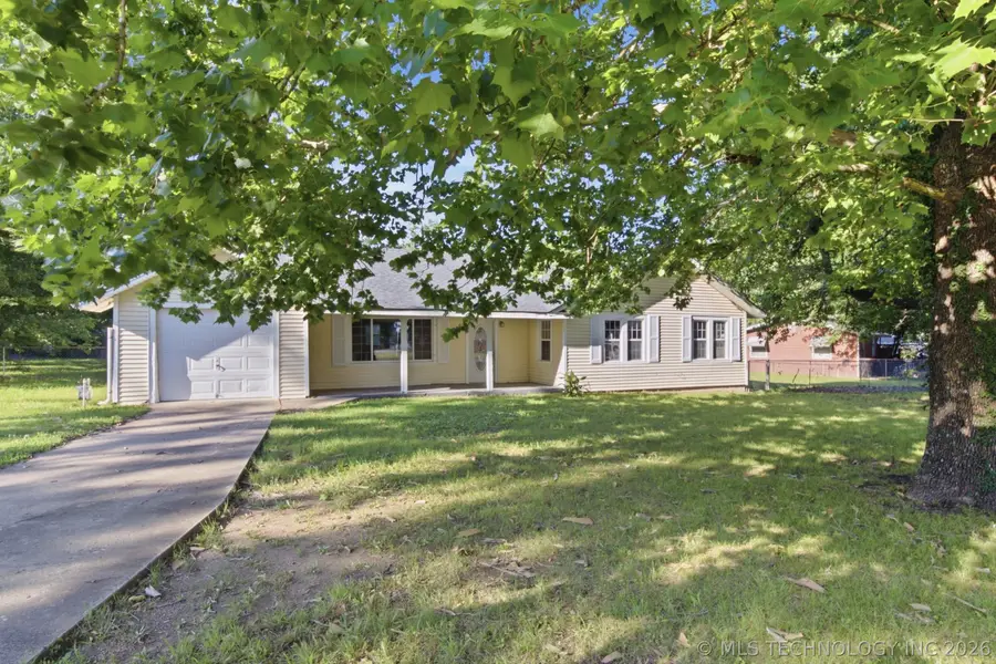401 E Main Street, Beggs, OK 74421 - #2