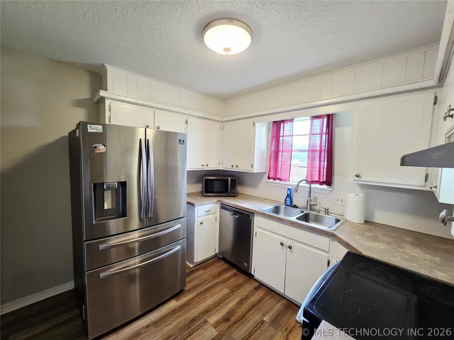 1121 W 14th Place, Claremore, OK 74017 - #3