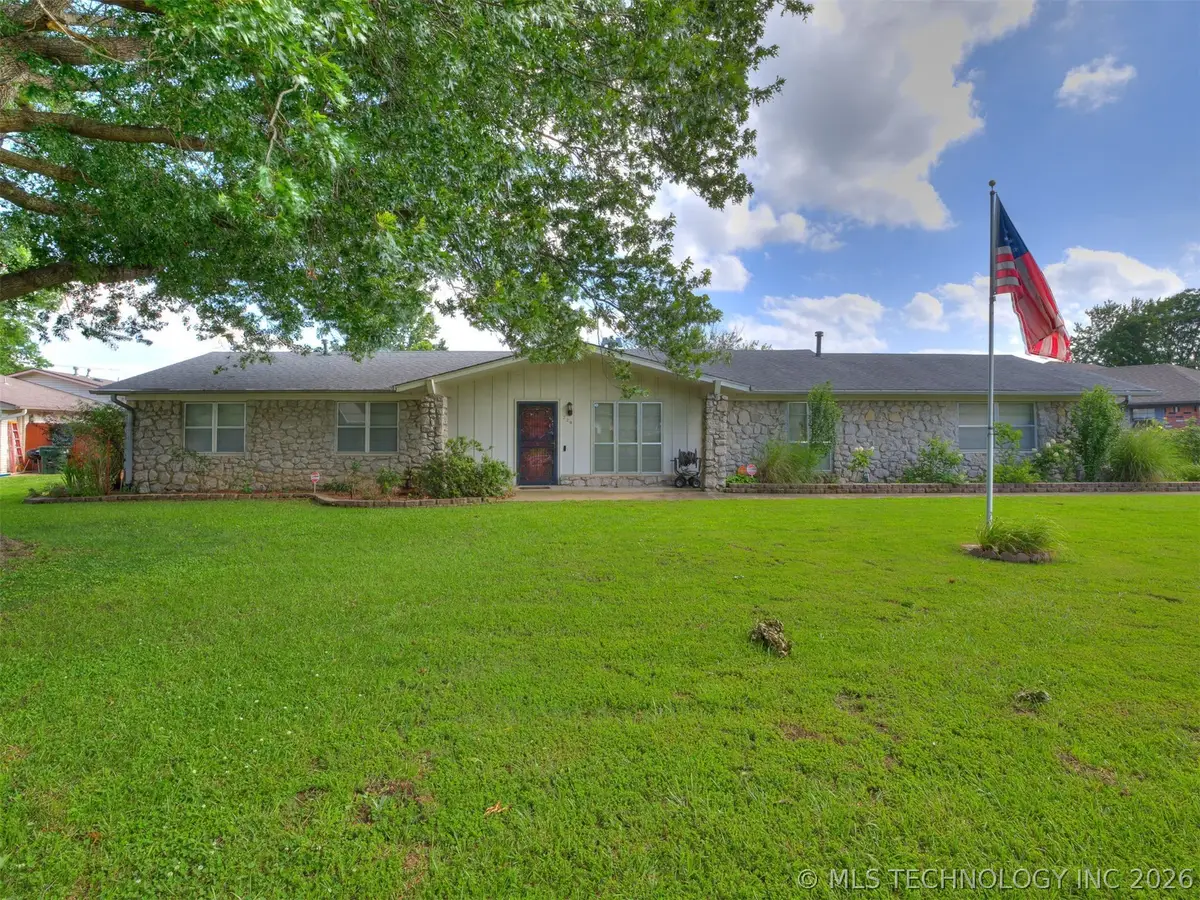 229 N Choctaw Court, Claremore, OK 74017 - #1
